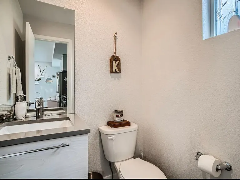 5560 W 10th Pl — Photo 7