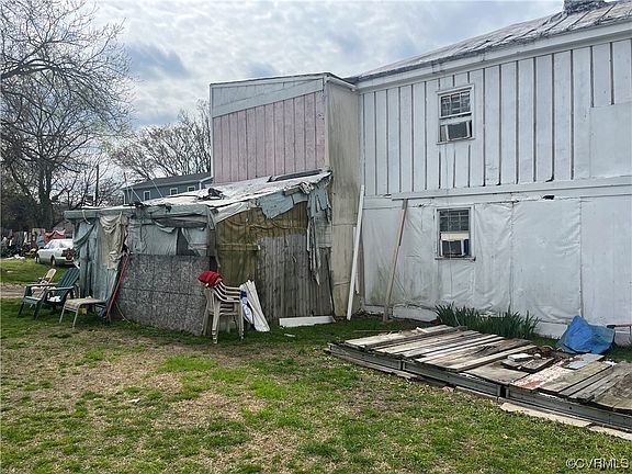 3rd image of 2417-2423 Carrington St
