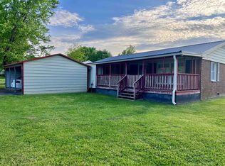 633 Weaver St, Lexington, TN 38351
