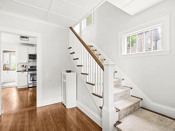 5th image of 297 Woburn St