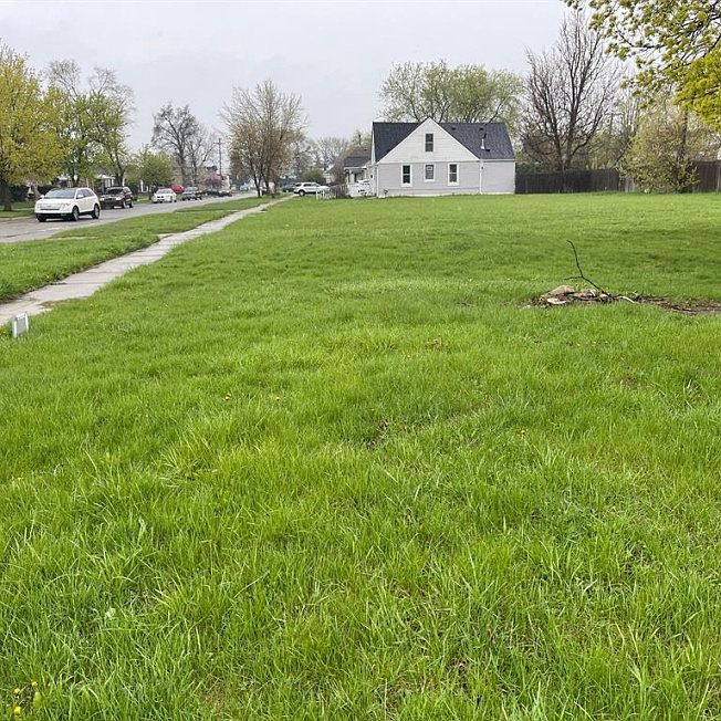 1st image of 25185 Lawn St