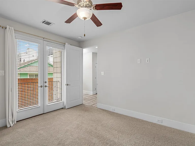 5646 Larkin St — Photo 21