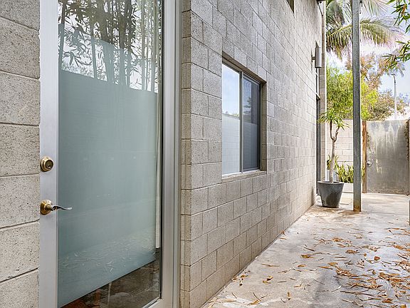 5th image of 546 Rose Ave APT 2