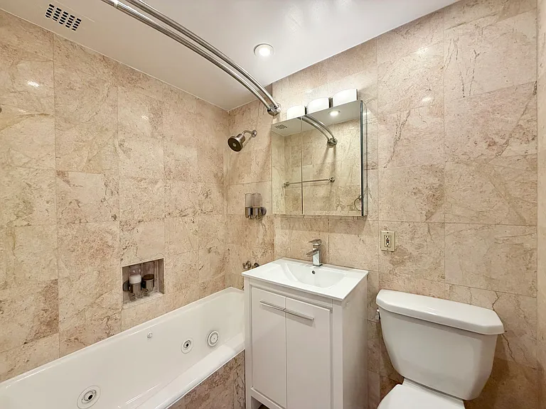 250 E 73rd St #PHB — Photo 13
