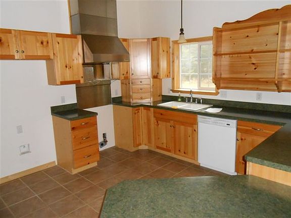 4th image of 31 Wildwood Ln