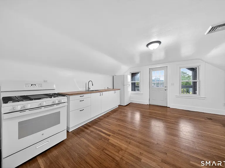 260 N Main St #3 — Photo 13