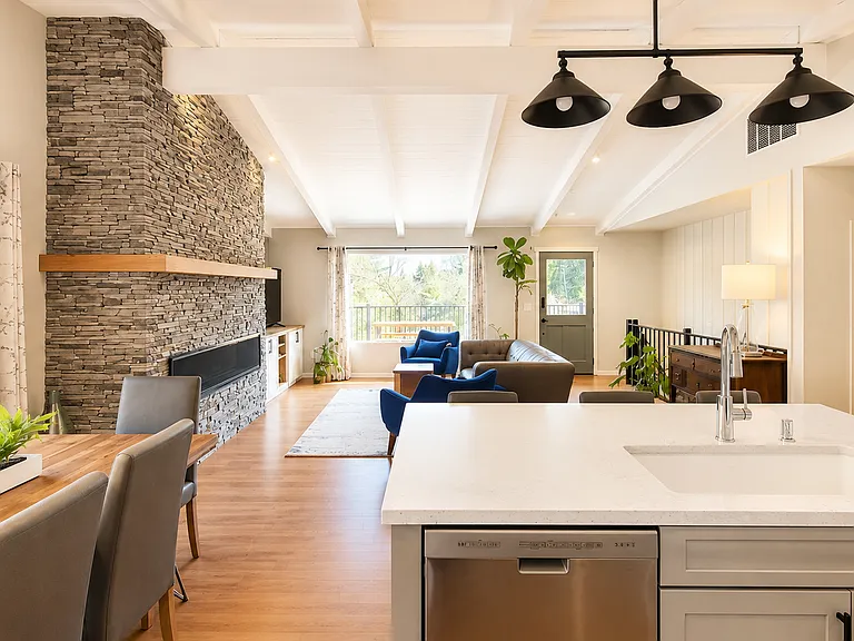 Kitchen Island - Vaulted Ceilings - Exposed Beams - Dishwasher - Large Windows with Lots of natural light