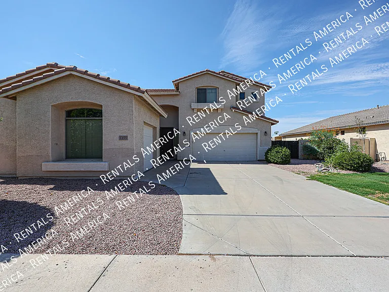 1155 E Winchester Pl — Photo 3