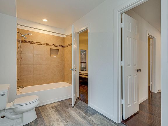 5th image of 17079 Planters Row