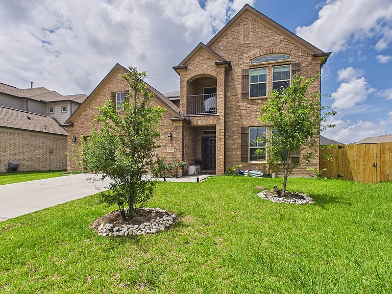24711 Miltonwood St — Photo 48