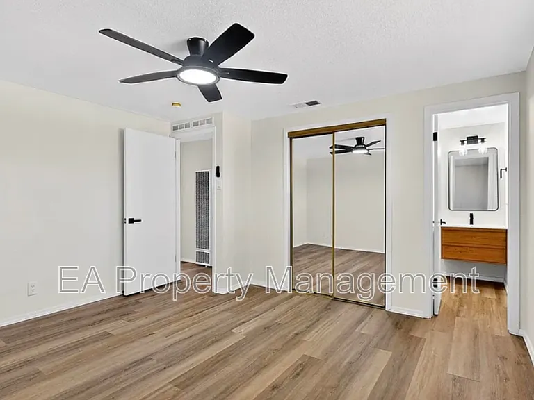 1055 Betts St NE — Photo 22