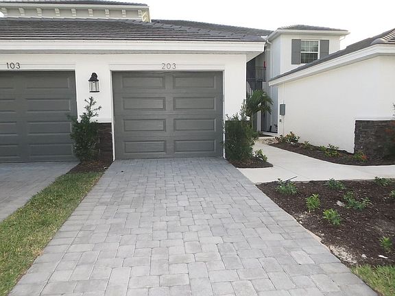 3rd image of 11831 Venetian Lagoon Dr #103