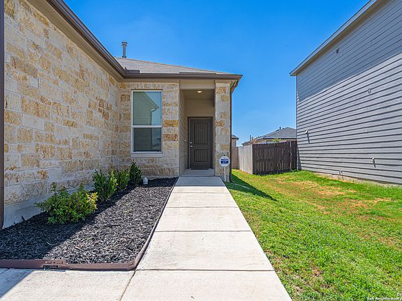 4th image of 5515 CASTLE BROOK DR