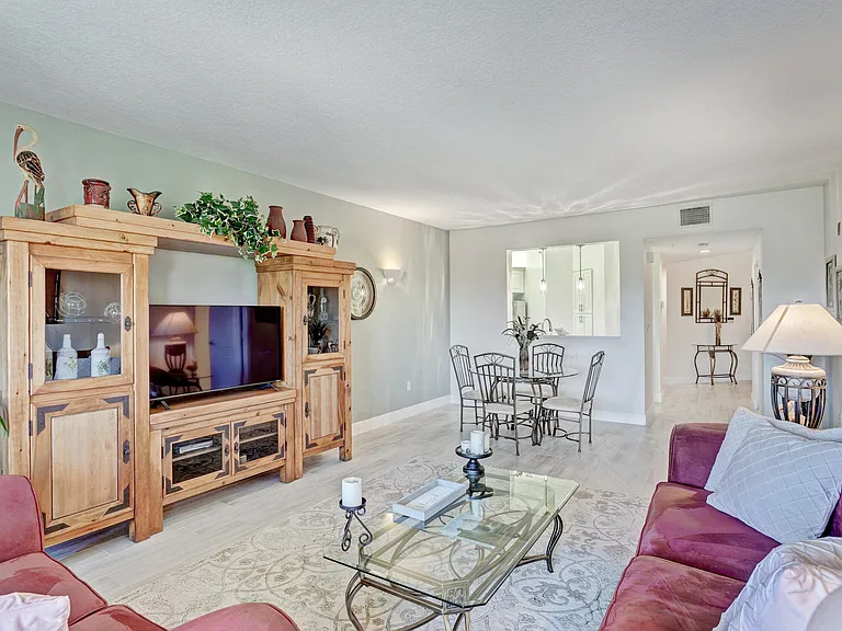 500 Uno Lago Dr #402 — Photo 16