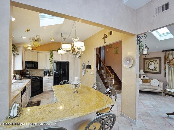 5th image of 6 Oceanview Ave