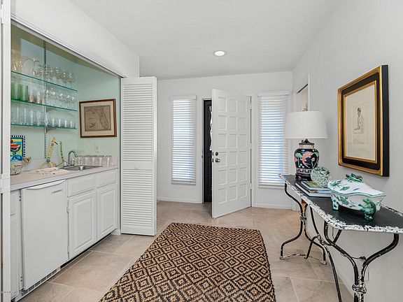4th image of 47 Village Walk Dr