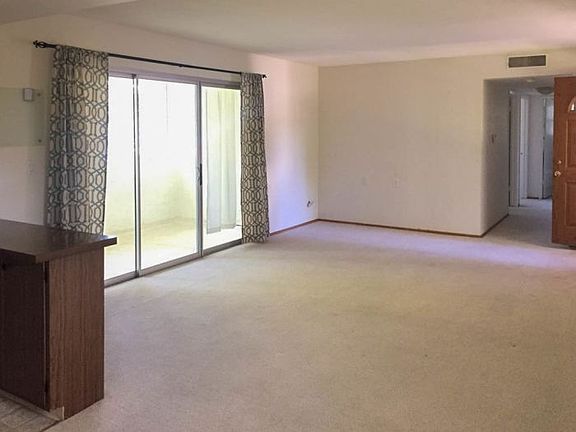 3rd image of 14225 Lora Dr APT 102
