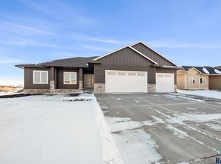 215 E 8th St, Tea, SD 57064
