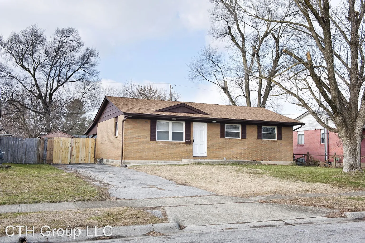 3811 Wade Rd photo 1