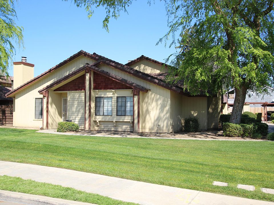 2nd image of 4240 W Cypress Ave
