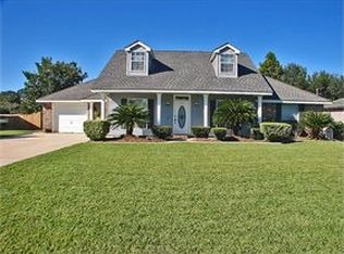 121 Bayou Estates Dr, Des Allemands, LA 70030