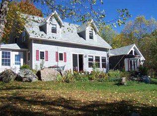 13 Cove Rd, Saint Albans, ME 04971
