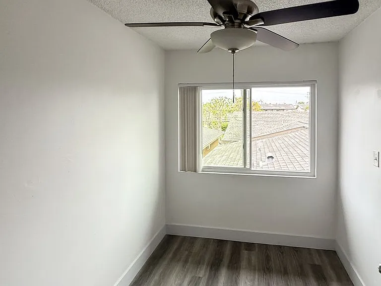 3720 Emerald St — Photo 15