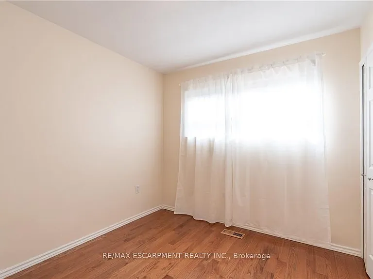 107 W 33rd St #1 — Photo 19