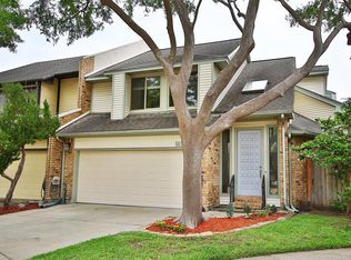 5639 Lucerne St, Bellaire, TX 77401
