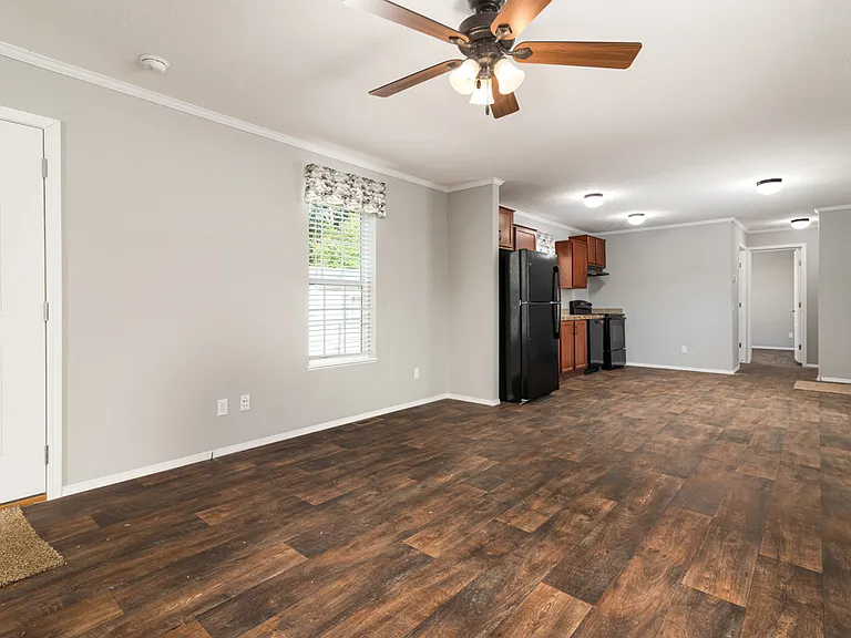 Center Manor — Photo 42