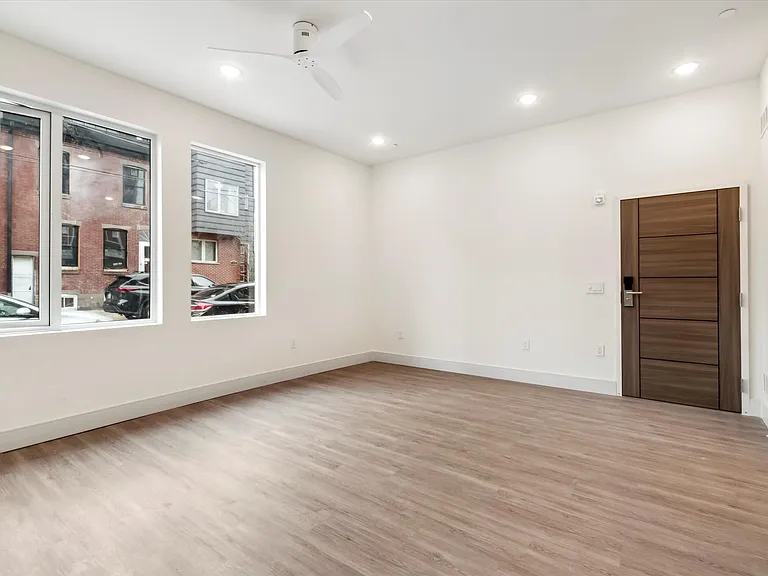 1225 E Fletcher St #103 — Photo 3