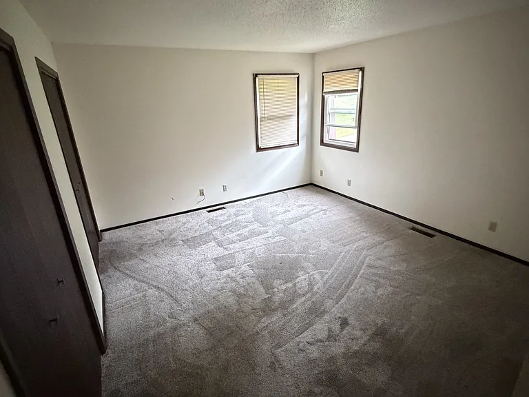 512 Breezy Point Dr — Photo 14
