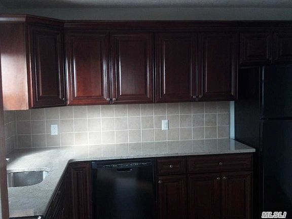 2nd image of 639 W Park Ave