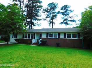 1005 E Scotsdale Rd, Laurinburg, NC 28352