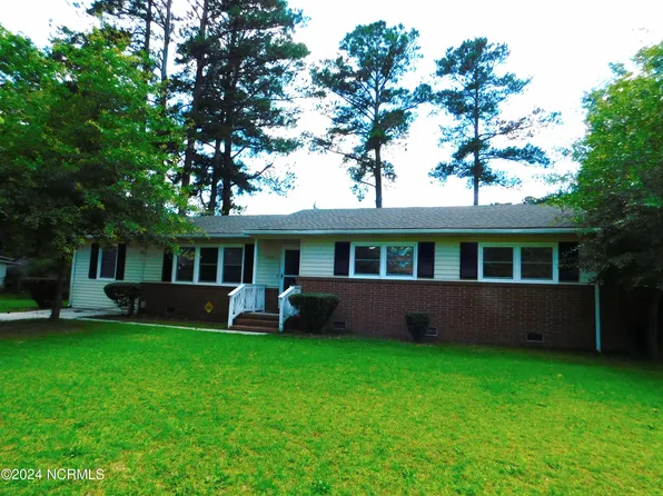 1005 E Scotsdale Road, Laurinburg, NC 28352