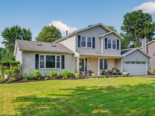 14 Sand Pebble Dr, Rochester, NY 14624