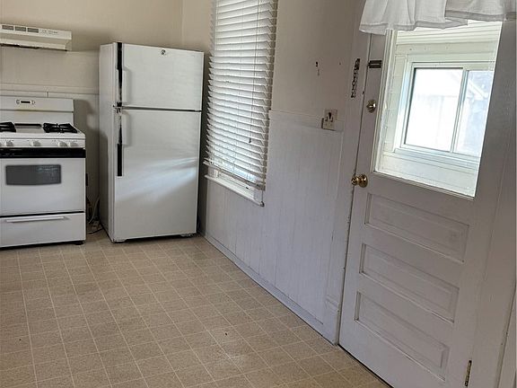 5th image of 374 Tenney Ave