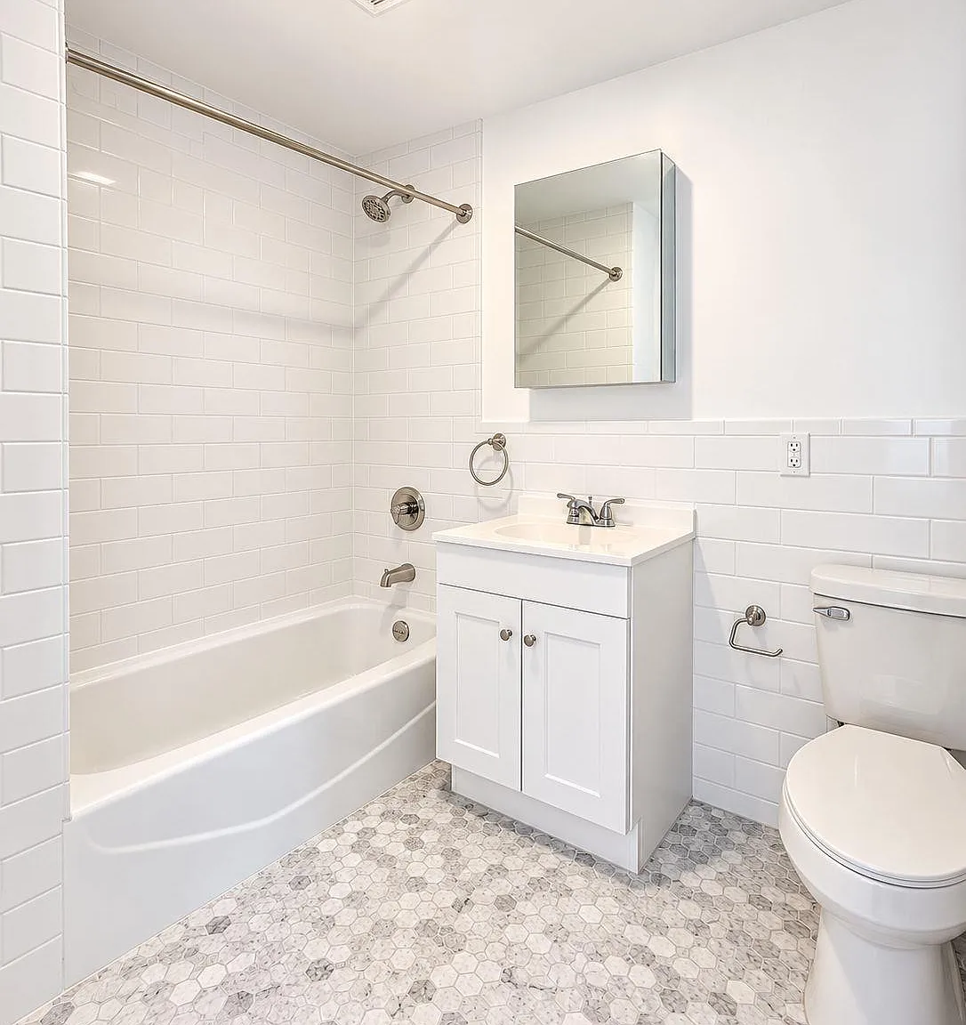 2 bed, 1.0 bath, 808 sqft, $2,200 — Photo 4
