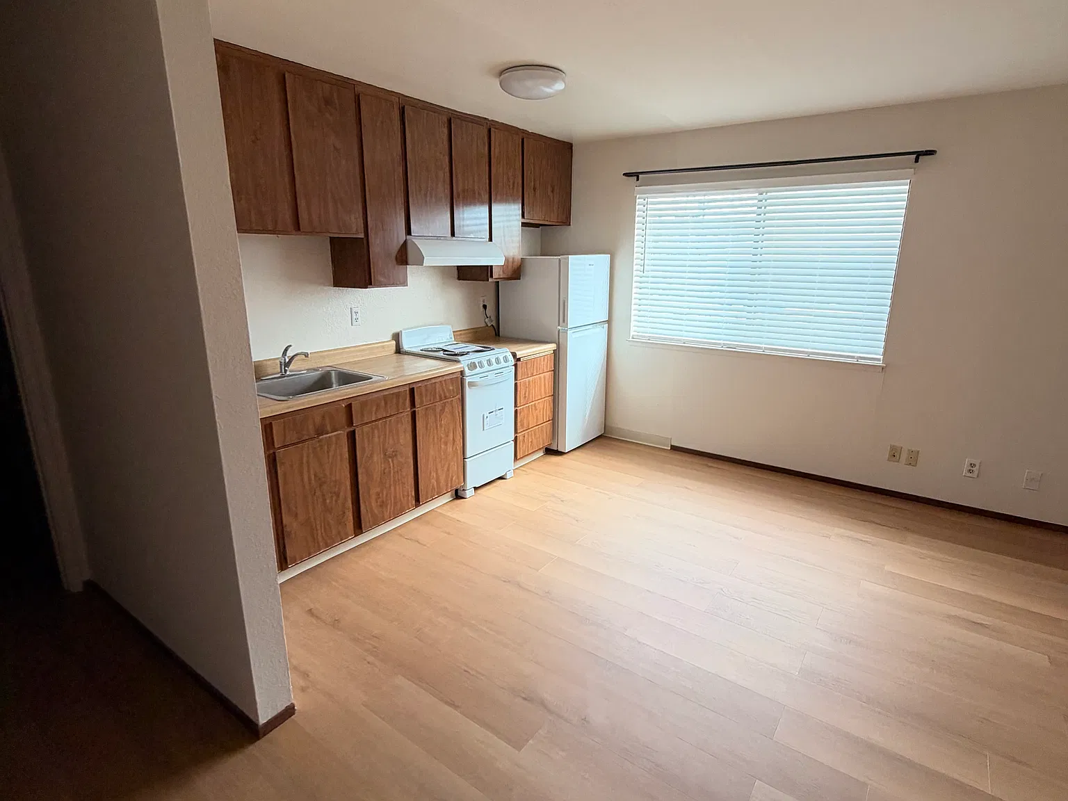 Studio, 600 sqft, $1,900 — Photo 4