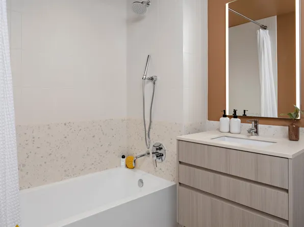 300 East 50th Street image 5 of 13