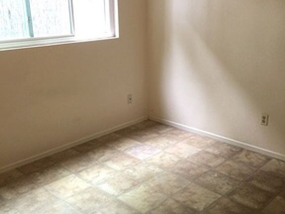 5th image of 4953 W Point Loma Blvd APT 3