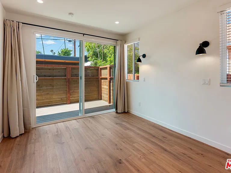 1405 N Coronado St — Photo 18