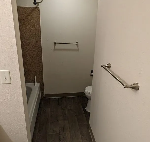 Royal Crest Townhomes — Photo 122