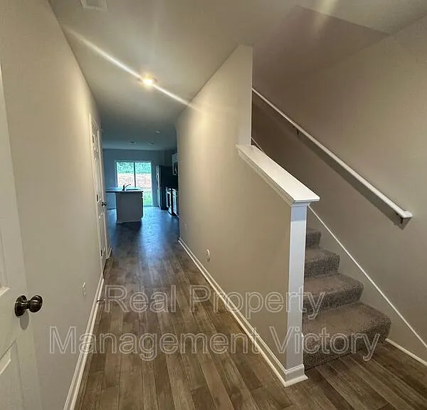 134 Marina Dr — Photo 2