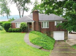 306 Canterbury Dr, Pittsburgh, PA 15238