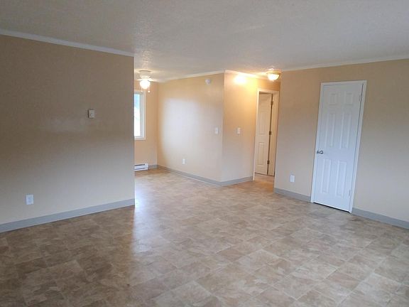3rd image of 1420 Pacific Ave N APT 11