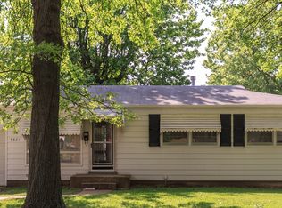 9821 Gloucester Dr, Saint Louis, MO 63137
