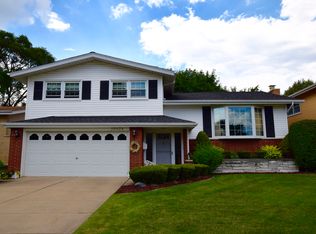 10424 Georgia Ln, Oak Lawn, IL 60453