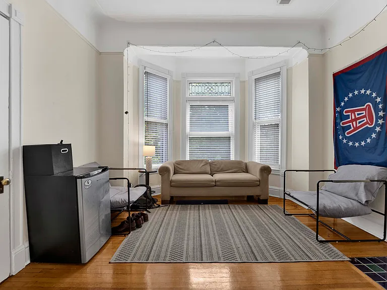 2522 N Burling St #2 — Photo 5