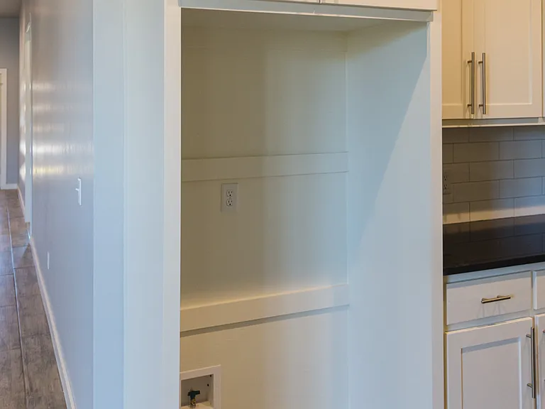 629 Remington Ave — Photo 17